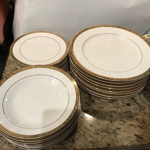 Sango 8 place setting 8460 White/Gold trim Dinnerware no cups&saucers